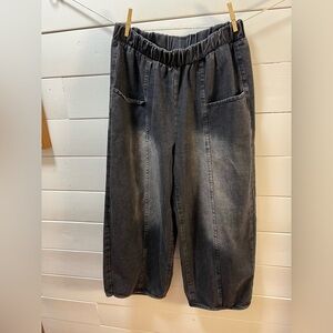 SHEIN Black Barrel Jeans – Size 31